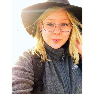 Meet your Posher, Shelby